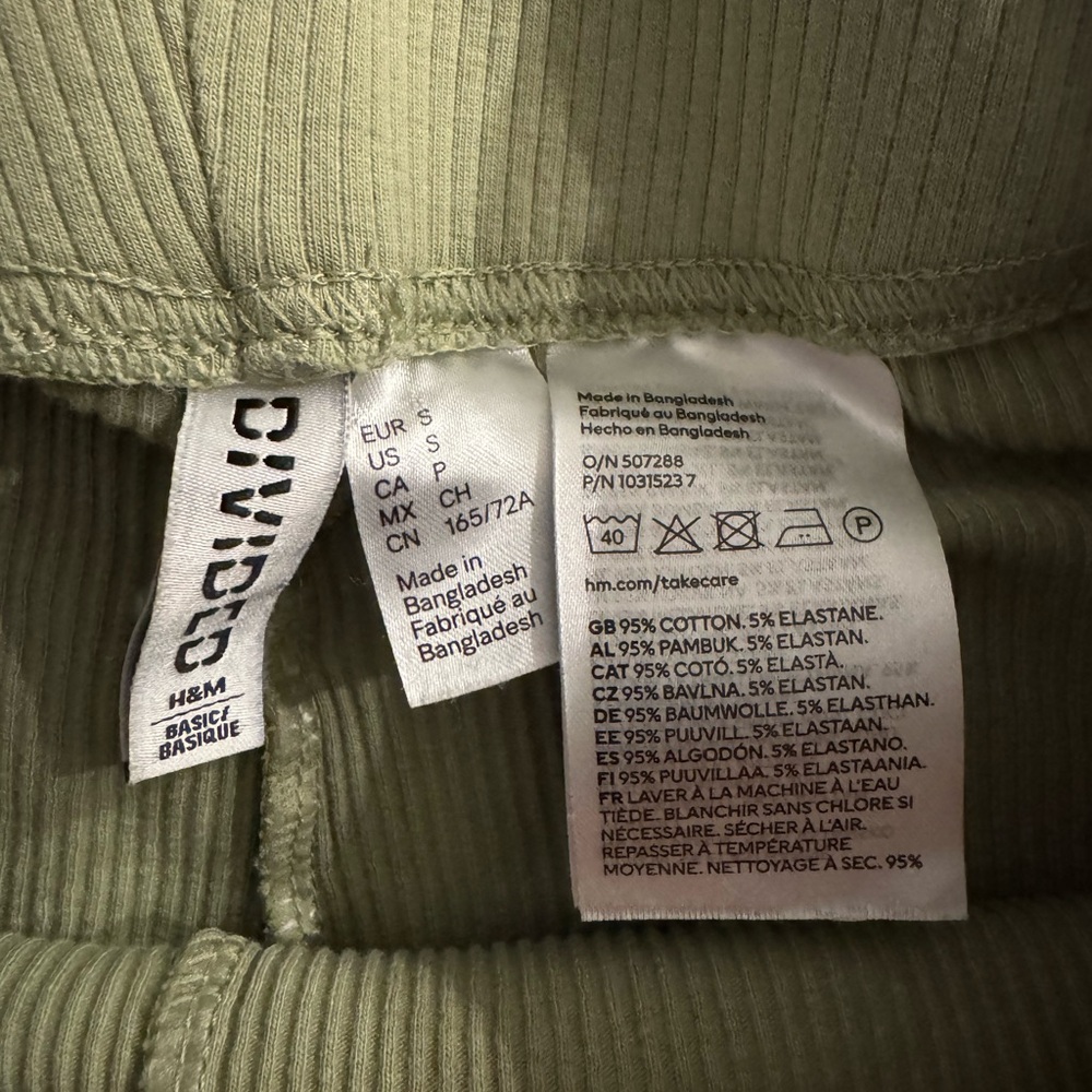 H&M Divided Ribbed Biker Shorts - Picture 3 of 4